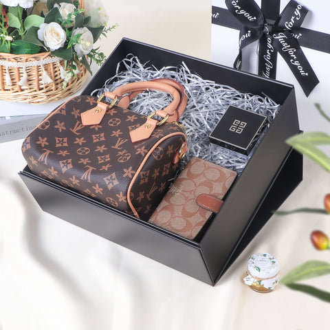 33x31x11.5cm-white-gift-box-with-ribbon-can-hold-women's-handbag&wallet