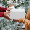 21x19x8.8cm-white-magnetic-cardboard-gift-box-gift-giving-scene